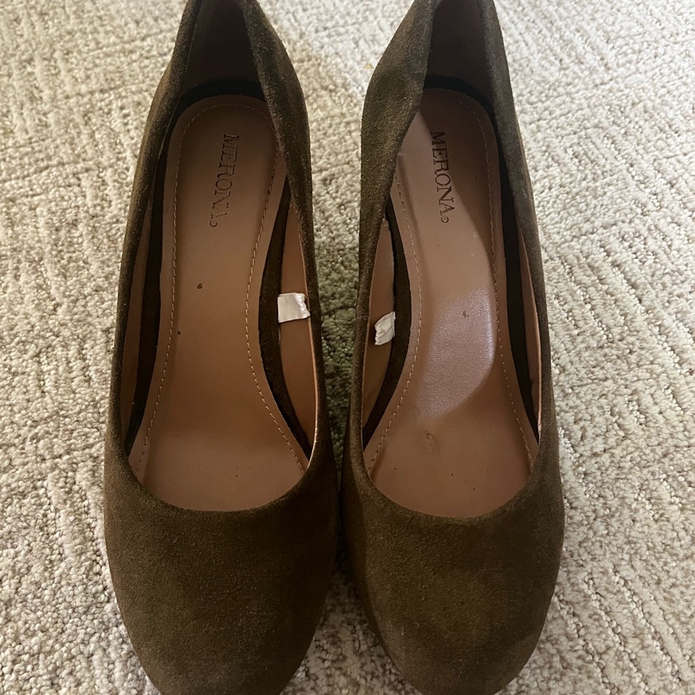 Merona Green Suede Heels Classic Court Style